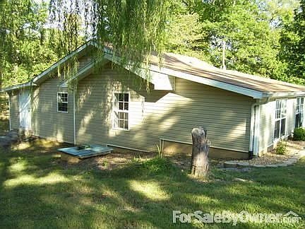 3rd image of 550 Newman Dr