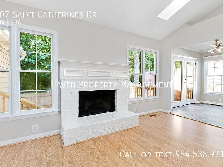 707 Saint Catherines Dr — Photo 5