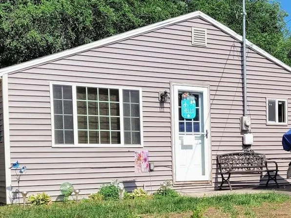 1304 Saint Marys St, Sioux City, IA 51105