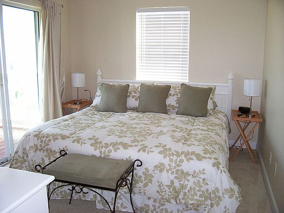 3rd image of 3029 N Roosevelt Blvd APT 15