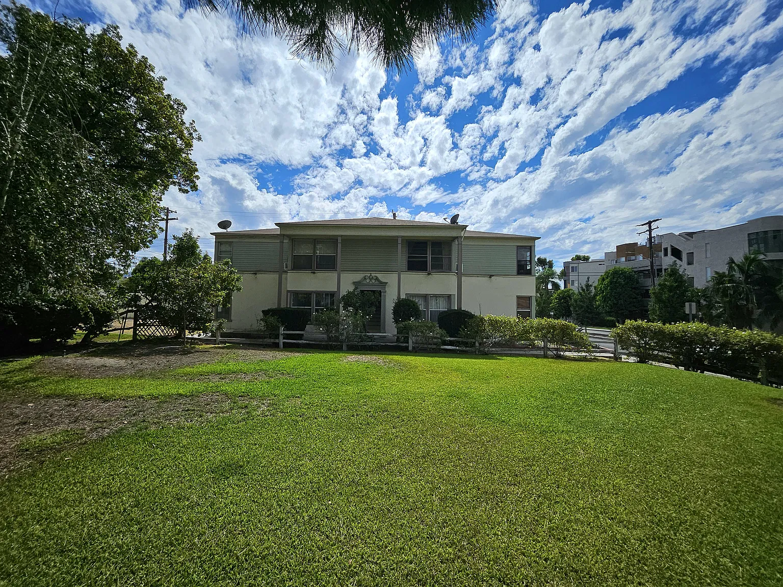 2 bed, $1,990 — Photo 2