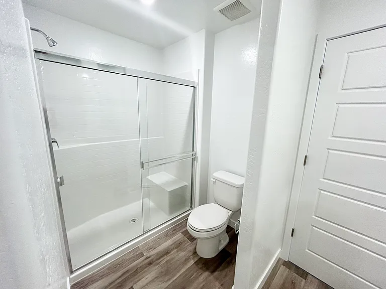 4464 Bellaire Ave — Photo 18