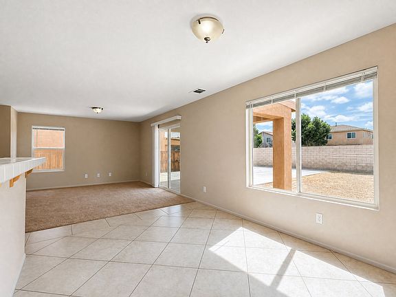 4th image of 15039 Brown Ln