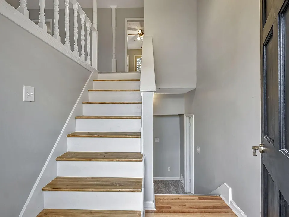 1006 Roseview Dr