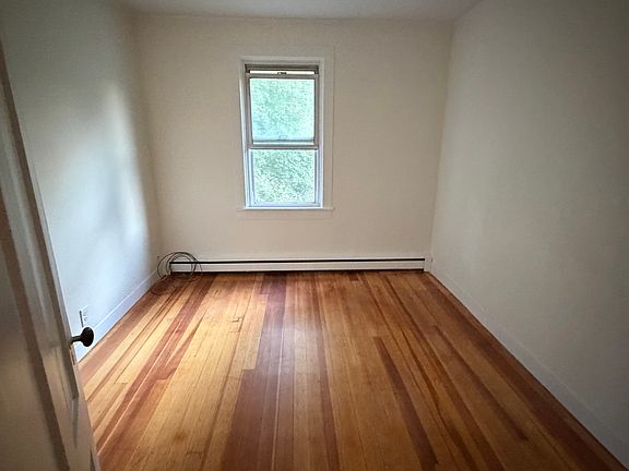 3rd image of 140 Main St #2