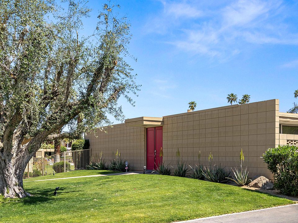 1st image of 72885 El Paseo #516
