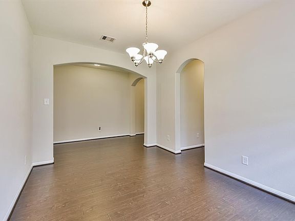 4th image of 18118 Fernwood Bend Dr