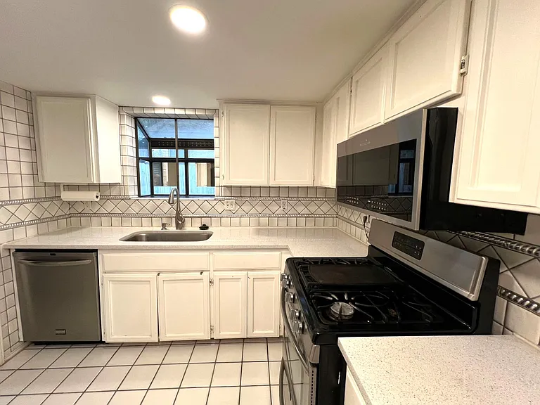 8423 Timber Ml — Photo 6