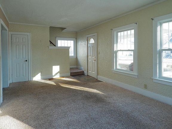 4th image of 917 Dayton Ave