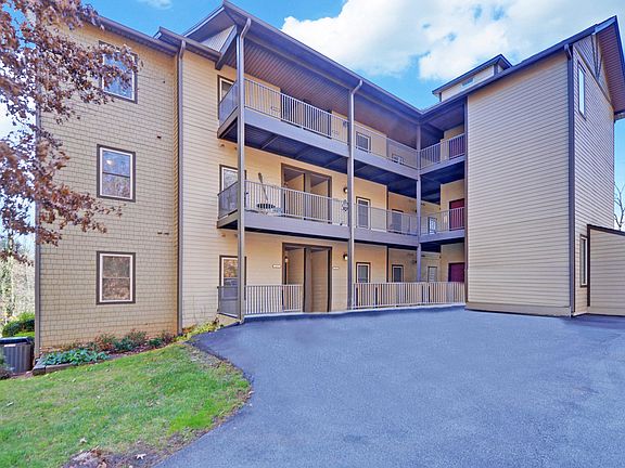 2nd image of 80 Smoky Mountain Ln Unit 201