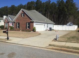 215 Keaton Dr, Fayetteville, GA 30215