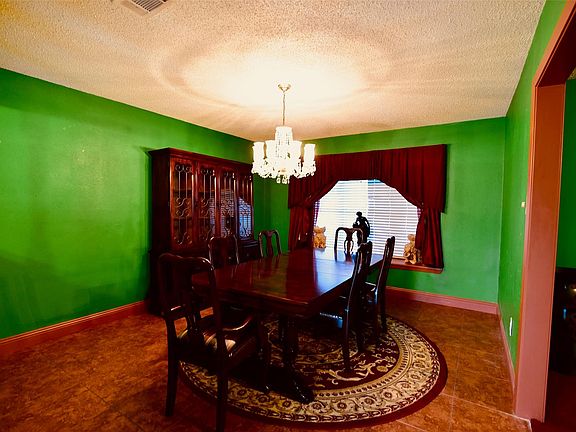 3rd image of 134 Weatherly Way