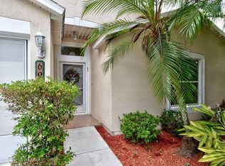 697 Collier Lake Cir, Sebastian, FL 32958