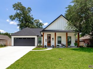 1425 Cottonwood Dr, Denham Springs, LA 70726