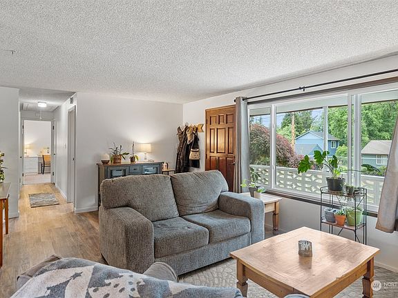 3rd image of 23502 Peterson Drive