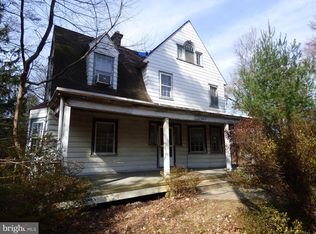 686 N Chester Rd, Swarthmore, PA 19081