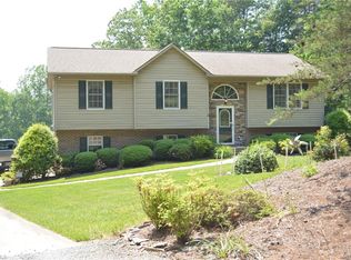1492 High Bridge Rd, Pinnacle, NC 27043