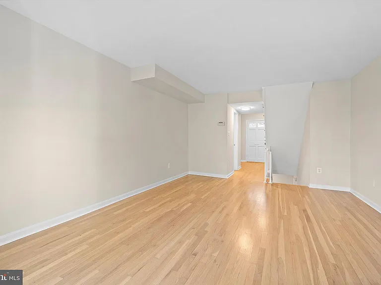 3221 Adams Ct — Photo 11