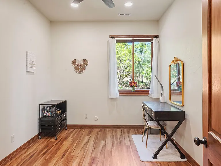 340 Ellsworth St — Photo 31