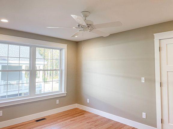 4th image of 6 Huckleberry Avenue #65