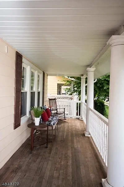 42 Warren Ave photo 1