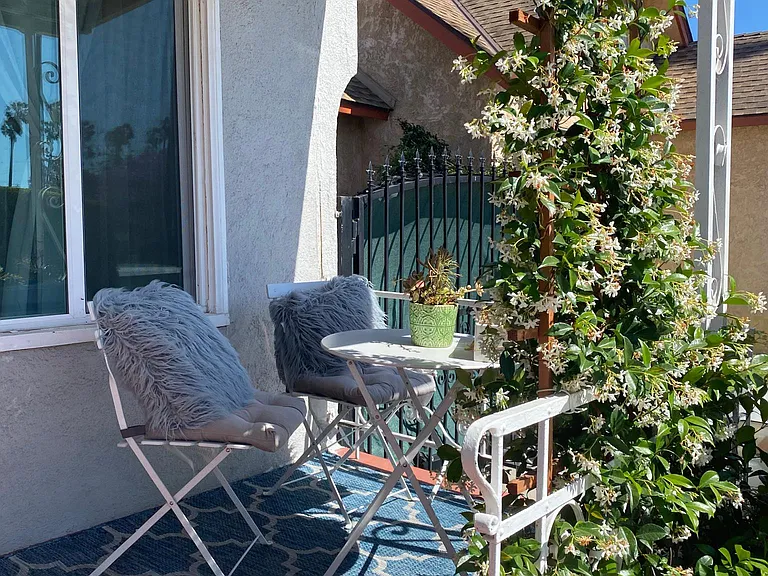 Private porch