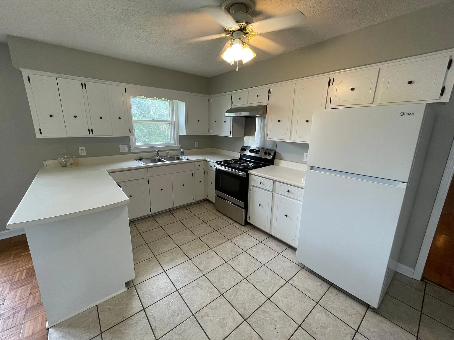 3 bed, 1712 sqft, $1,495 — Photo 3