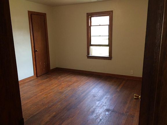4th image of 602 10th St
