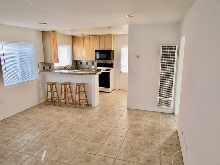 5083 Brighton Ave — Photo 3