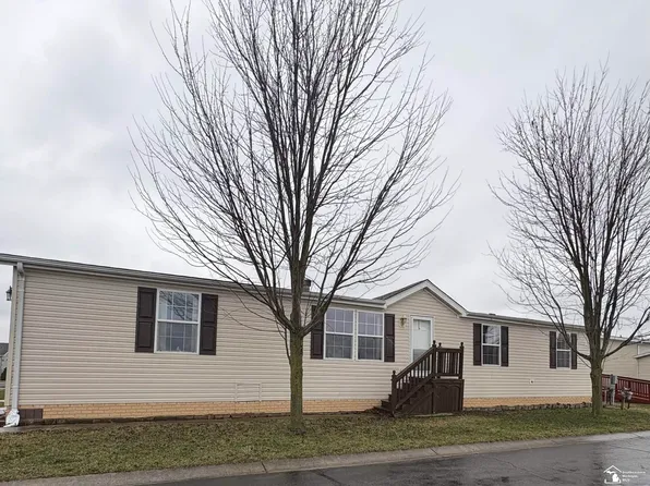 13565 Pear St, Carleton, MI 48117