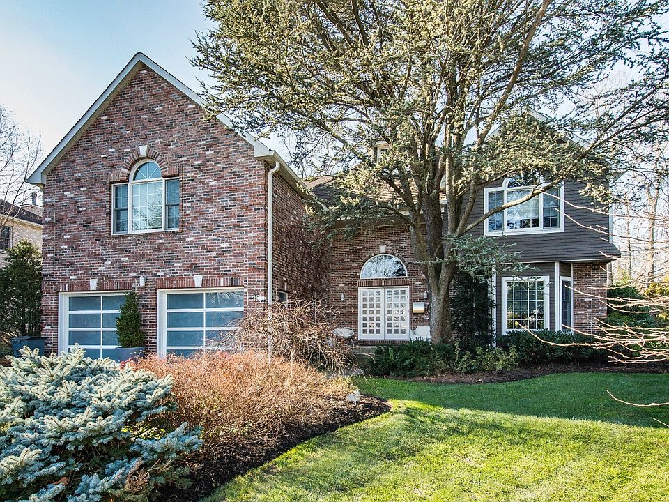 1st image of 10 Eastwoods Ct