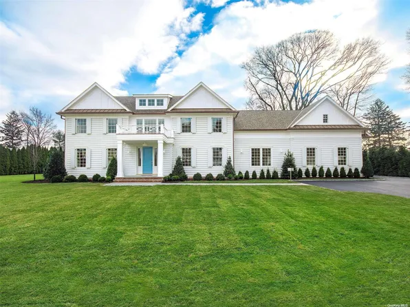 124 Walnut Lane, Manhasset, NY 11030