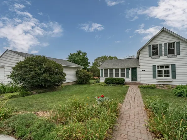 442 E 5th St, Saint Charles, MN 55972