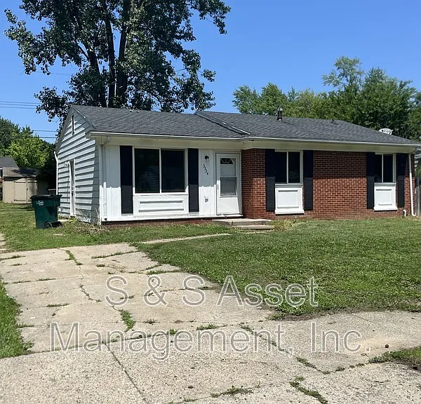 3324 Danbury Crossroad St — Photo 1