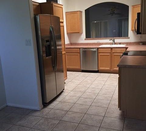 3rd image of 537 E Cantebria Dr