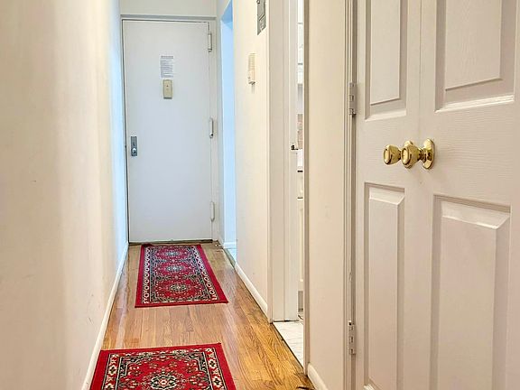 4th image of 306 W 51st St #3B