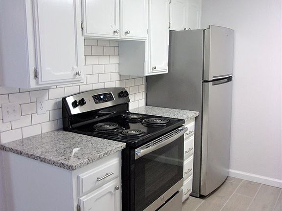 5th image of 7313 Melrose Ln APT D