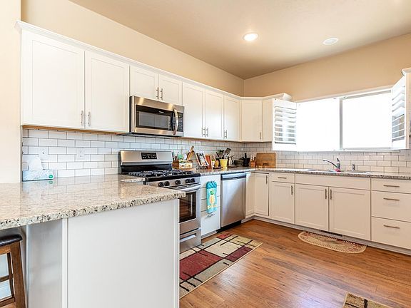 5th image of 205 Whisper Ln