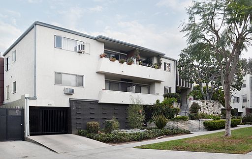 2nd image of 8221 De Longpre Ave APT 24