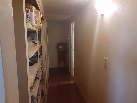 4th image of 2326 Sand Ere Ave