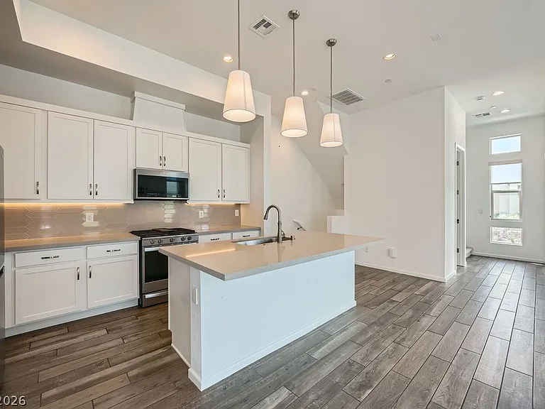 11821 Stone Run Ave — Photo 1