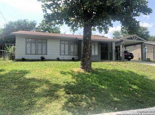 147 Holy Cross Dr, San Antonio, TX 78228