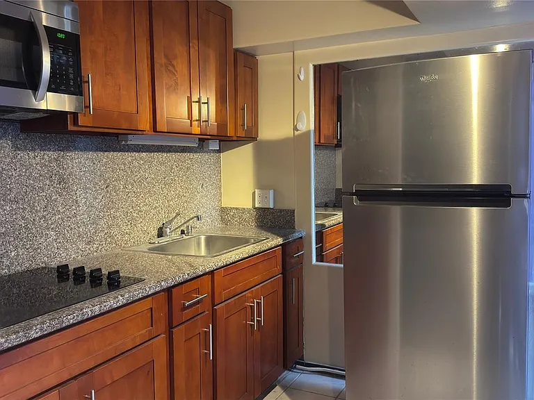 1750 Kalakaua Ave — Photo 13