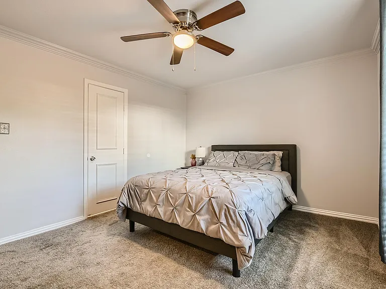 5226 Fleetwood Oaks Ave — Photo 6