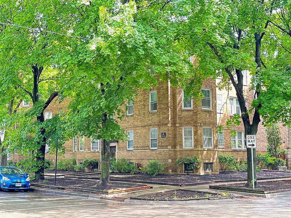 1st image of 3711 N Hoyne Ave #4