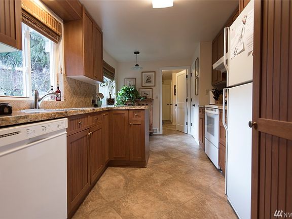 5th image of 20243 Densmore Ave N