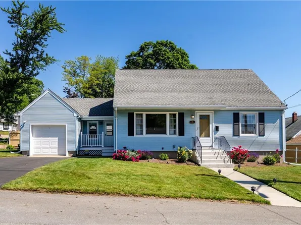 11 Bellevue Dr, Cranston, RI 02920
