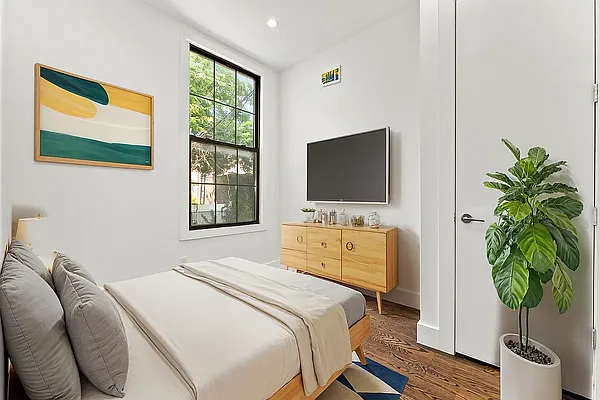 Rented by Compass | media 2