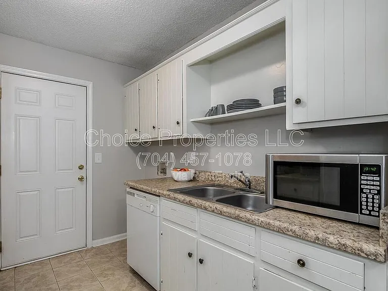 2611 Holton Ave #2 — Photo 6