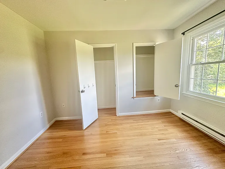 703 Kentland Dr — Photo 27